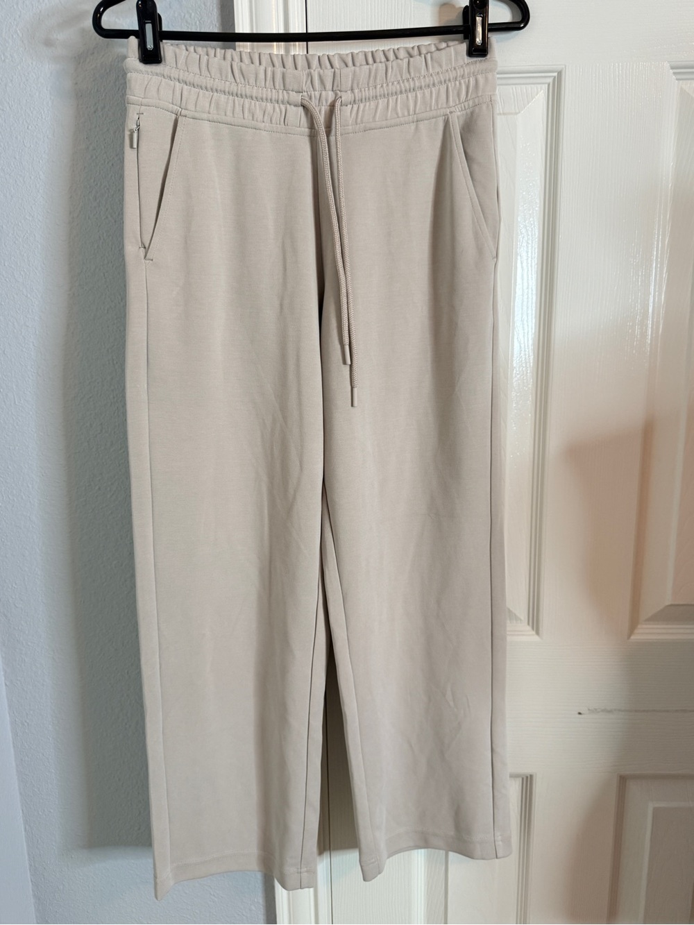 Athleta Seasoft Mid Rise Straight Crop Pant Abalone Grey XS 982929 EUC